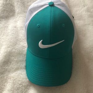 Green Nike cap